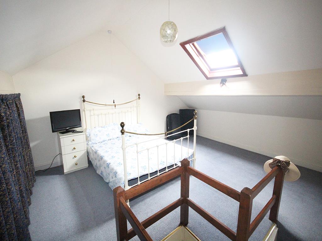 3 bedroom end terrace house For Sale in Barnoldswick - IMG_2087.jpg